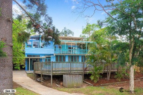 92 Eighth Ave, St Lucia, QLD 4067