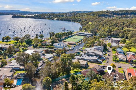 2/11 St Johns Dr, Croudace Bay, NSW 2280