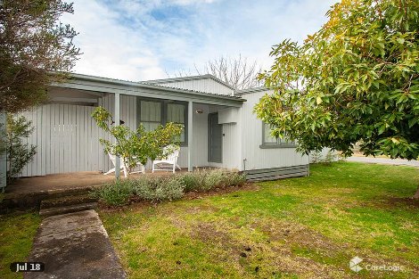 2 Tenth St, Eildon, VIC 3713