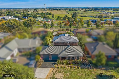 29 Castles Cres, Kyneton, VIC 3444