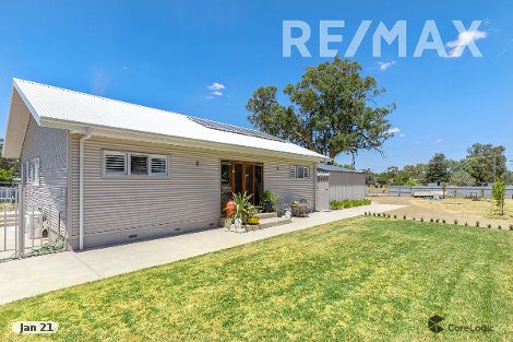 18 Bull St, Currawarna, NSW 2650