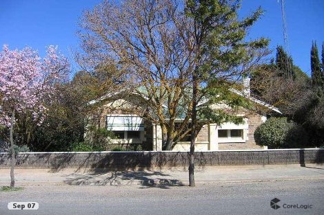 18 Upper Thames St, Burra, SA 5417