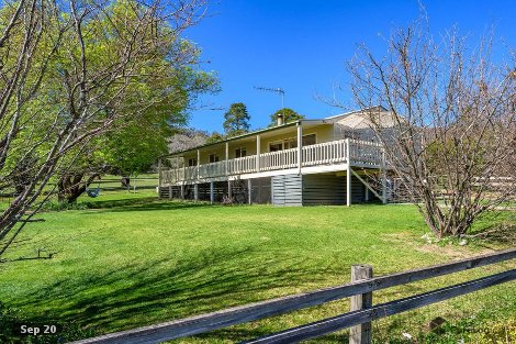 11 Fairway Ave, Mount Beauty, VIC 3699