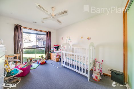 4 Evelyne Ave, Cranbourne, VIC 3977