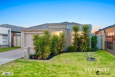 18 Celebration Cct, Pakenham, VIC 3810