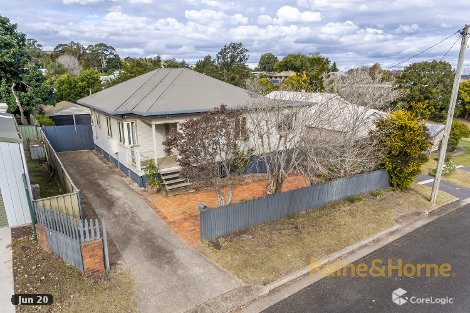 2 Andrews St, North Toowoomba, QLD 4350