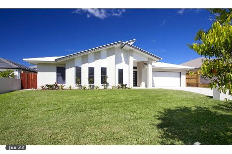 7 Limosa Cct, Noosaville, QLD 4566