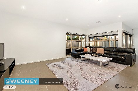 18 Pawleena Cct, Cairnlea, VIC 3023