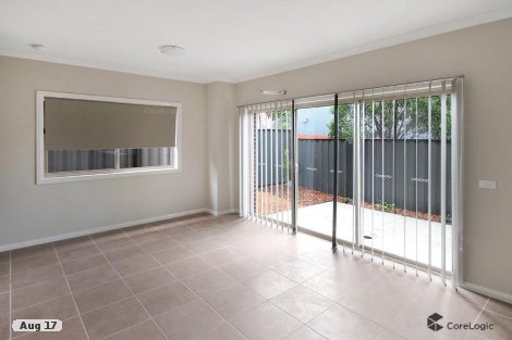 2/8 Pranom Cl, Roxburgh Park, VIC 3064