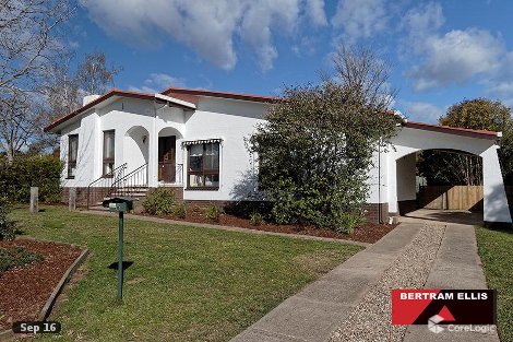 6 Mccabe Cres, Holt, ACT 2615