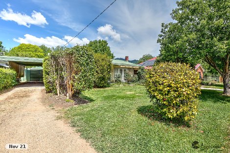 8 Brooks St, Bright, VIC 3741