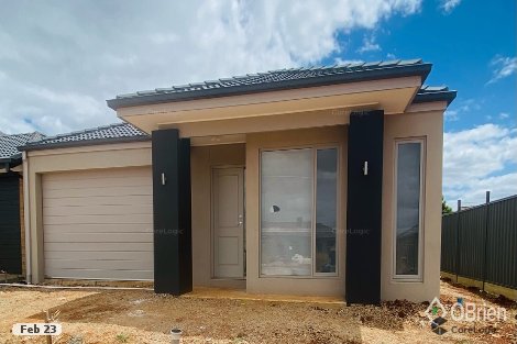 38 Hanover Cct, Melton South, VIC 3338