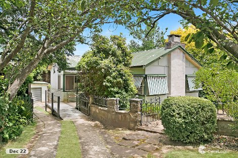 17 Westbourne Ave, Wentworth Falls, NSW 2782