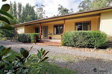 35 Station Rd, Seville, VIC 3139