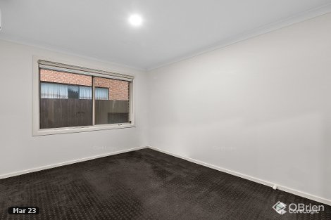 42 Aylmer Rd, Lynbrook, VIC 3975