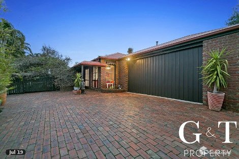 8 Courageous Ct, Frankston, VIC 3199