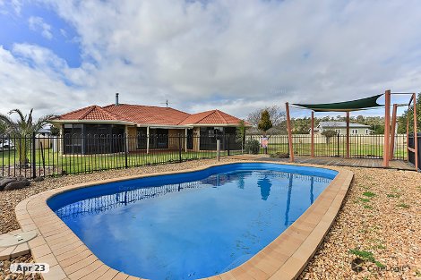 66 Phipps Dr, Meringandan West, QLD 4352