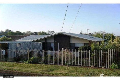 15 Chopin St, Rockville, QLD 4350