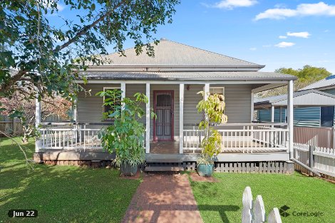 1/4 Walton St, North Toowoomba, QLD 4350