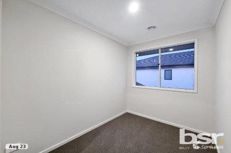 28 Bellerive Cres, Strathtulloh, VIC 3338