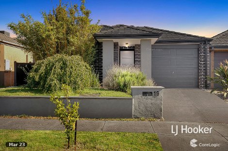 19 Harvard St, Cranbourne West, VIC 3977