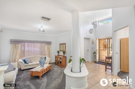 17 Beckett Cl, Lake Coogee, WA 6166