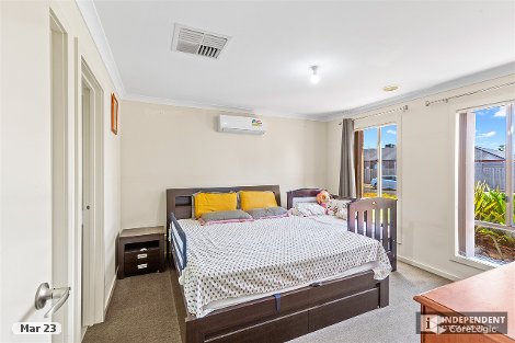 4 Mullans St, Melton South, VIC 3338