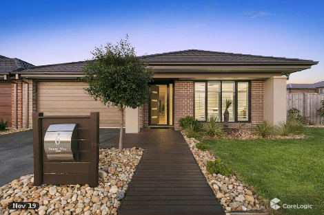 6 Turano Way, Clyde North, VIC 3978