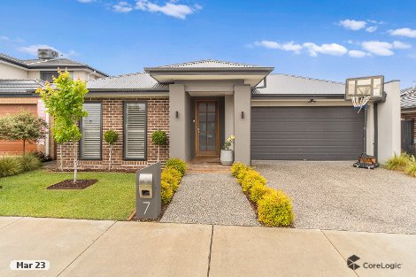 7 Scorchin Dr, Cranbourne South, VIC 3977