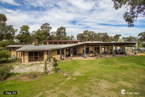 4 Tchumlock Ct, Ascot, VIC 3551