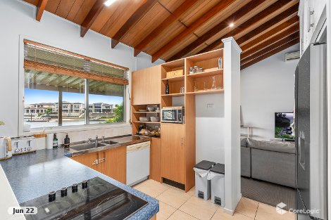 20 River Cres, Broadbeach Waters, QLD 4218