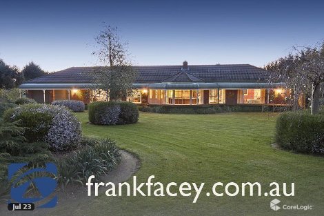 14 Pinehill Dr, Pakenham, VIC 3810