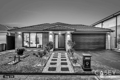 7 St Clair Ave, Cranbourne West, VIC 3977