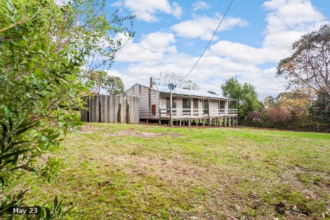 8 Railway Ave, Lyonville, VIC 3461