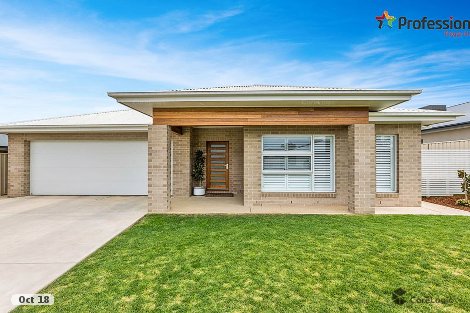 16 Cunjegong Loop, Gobbagombalin, NSW 2650