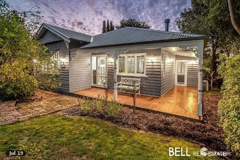 7 Walker Rd, Montrose, VIC 3765