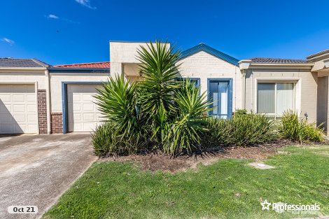 30/17 Crestmont Dr, Melton South, VIC 3338