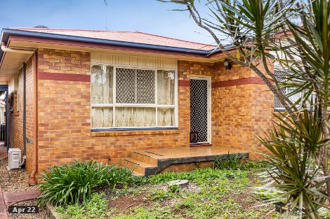 11 Mccook St, South Toowoomba, QLD 4350