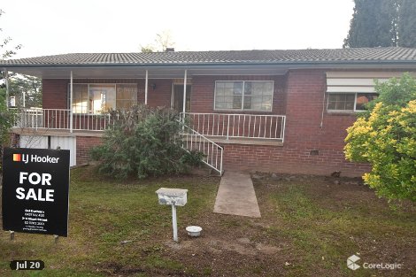 13 Russell St, Young, NSW 2594