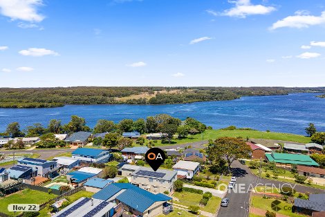 18 Bartlett Dr, Greenwell Point, NSW 2540