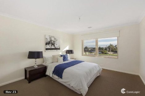 2/3 Gourlay Rd, Hillside, VIC 3037