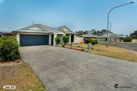 8 Wattlebird Rd, South Nowra, NSW 2541