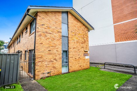 2/11 Warby St, Campbelltown, NSW 2560