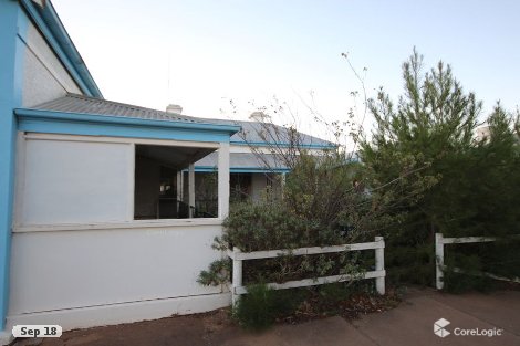 12 First St, Quorn, SA 5433