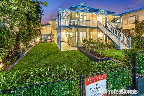 42 Swan St, Shorncliffe, QLD 4017