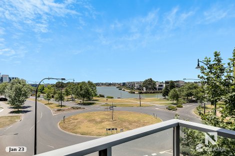 14/1 Woodward Way, Caroline Springs, VIC 3023