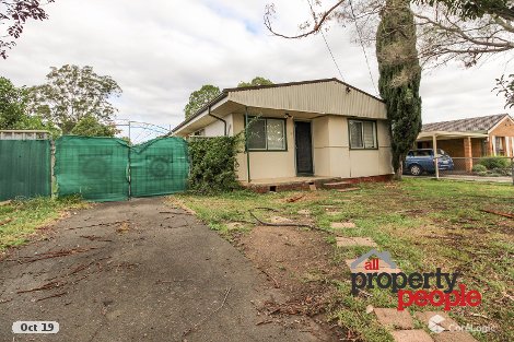 24 Waratah Cres, Macquarie Fields, NSW 2564