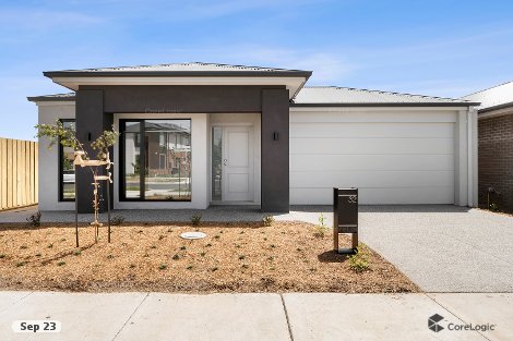 32 Station Pde, Donnybrook, VIC 3064