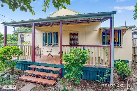 16 Pearl St, Scarborough, QLD 4020