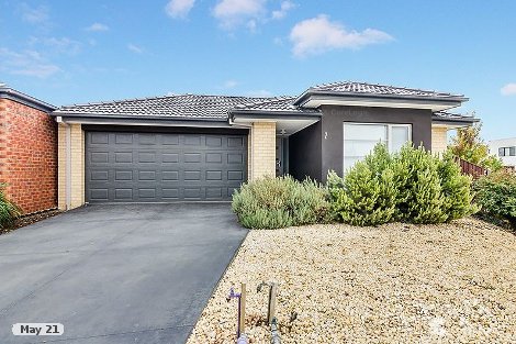 2 Pyrenees Rd, Clyde, VIC 3978